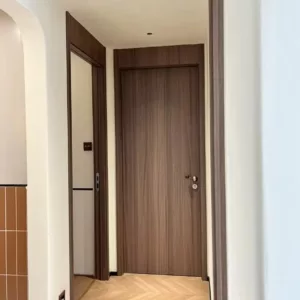TRINVD00138 – Premium Lacquered Interior Door | High-Gloss Finish, Scratch-Resistant, Custom Size & Color, MDF/Plywood/Solid Wood